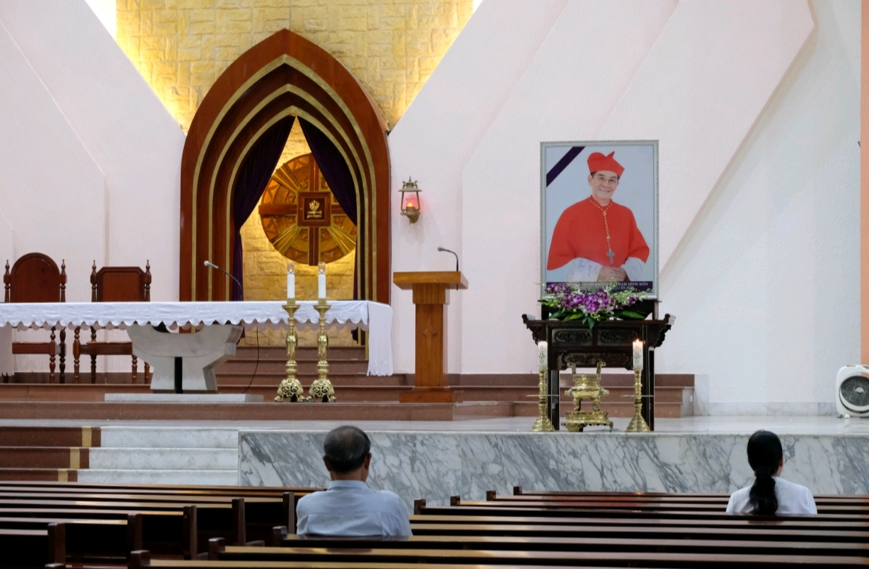 Bầu khí hiệp thông thương nhớ Đức Hồng y Gioan Baotixita